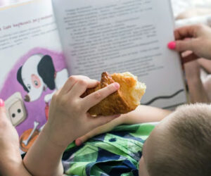 buku cerita bagi perkembangan anak