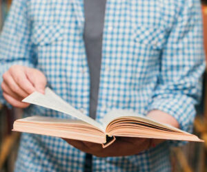artikel tentang resensi buku