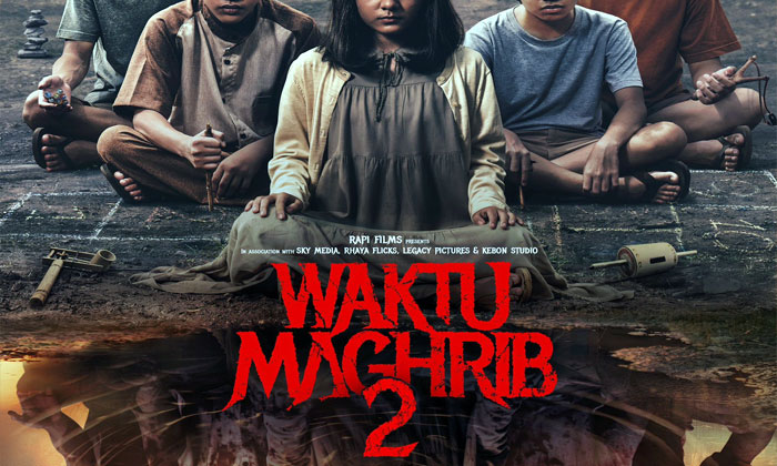 review film waktu maghrib 2