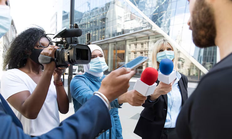 Peran Media Dalam Politik
